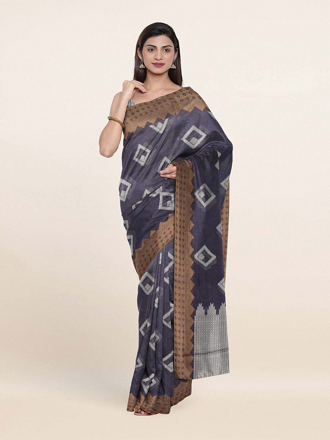 

Pothys Grey & Silver-Toned Woven Design Zari Saree