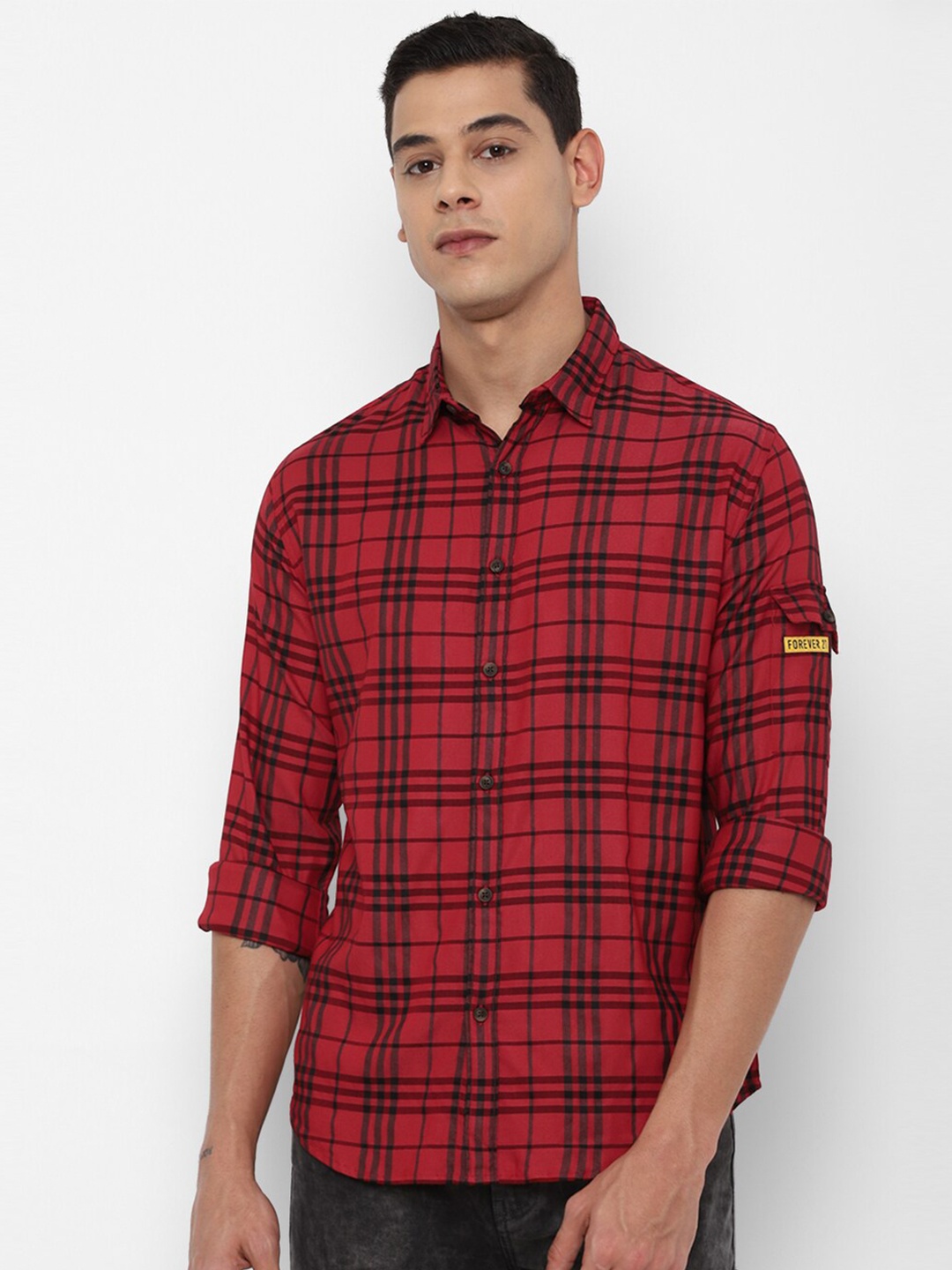 

FOREVER 21 Men Red & Black Tartan Checks Checked Casual Shirt