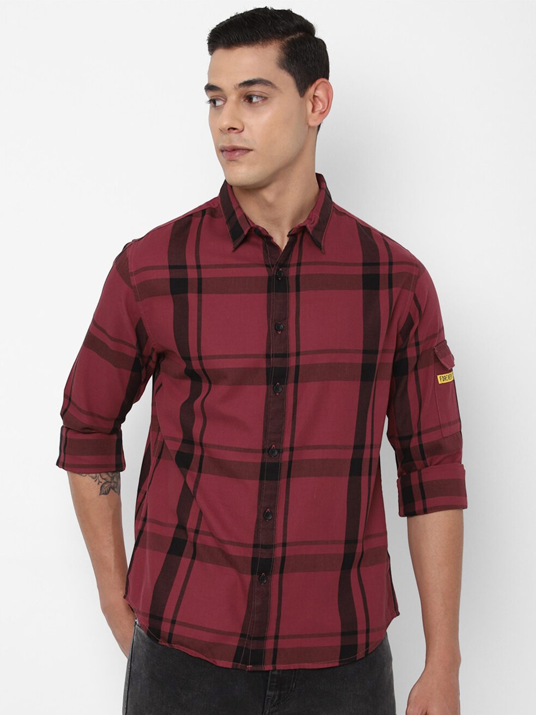

FOREVER 21 Men Maroon Tartan Checks Checked Casual Shirt