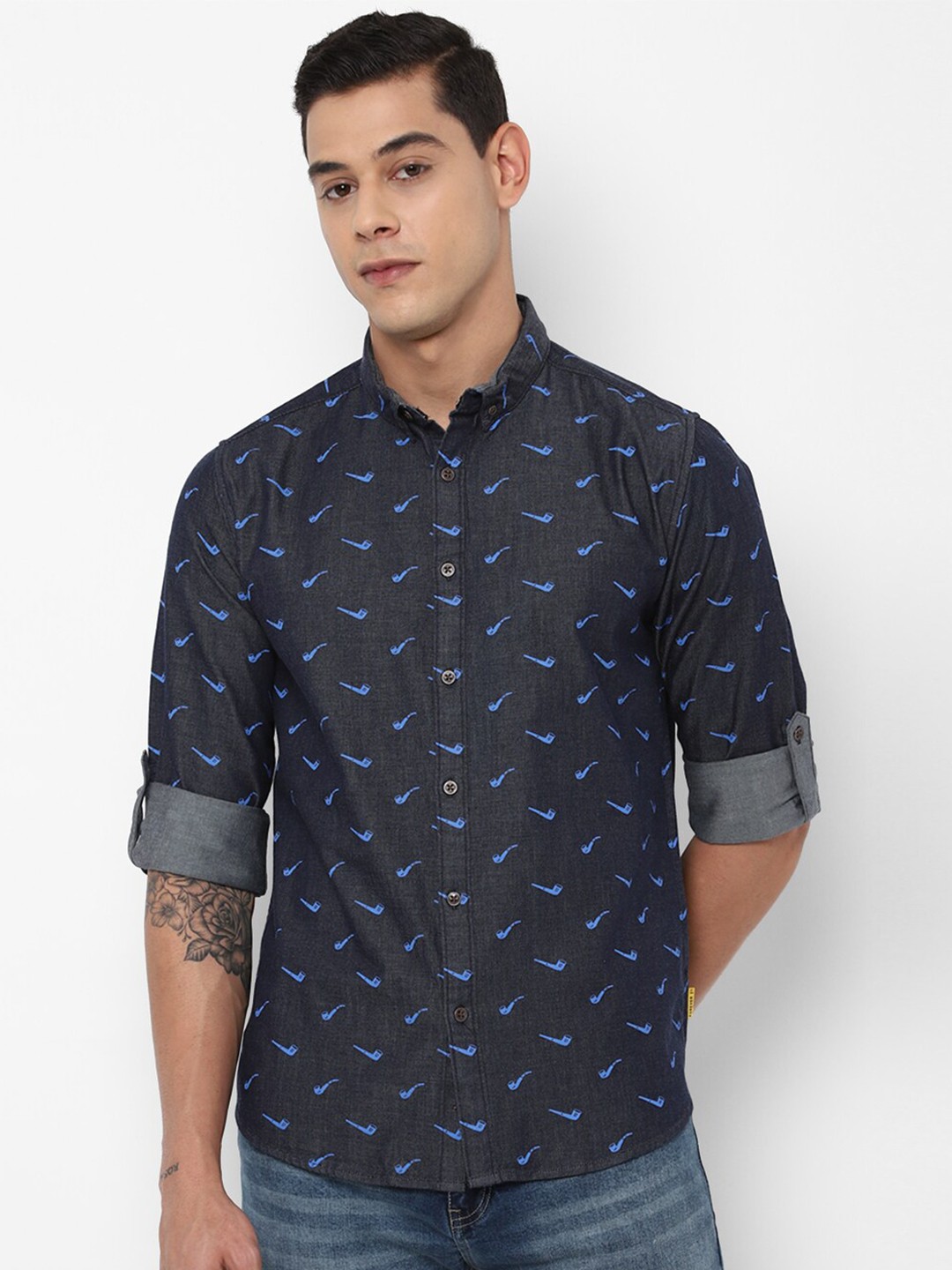 

FOREVER 21 Men Navy Blue Printed Casual Shirt