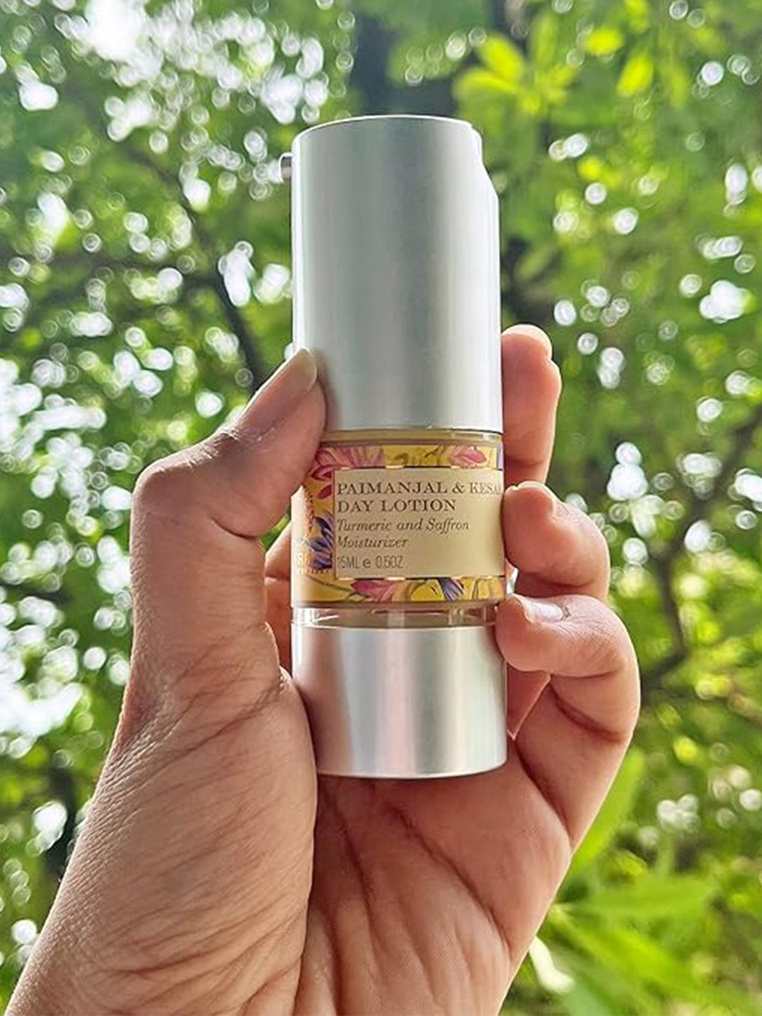 

OHRIA AYURVEDA Turmeric & Saffron Moisturizer For Hydrates & Brightens - 15 ml, Silver