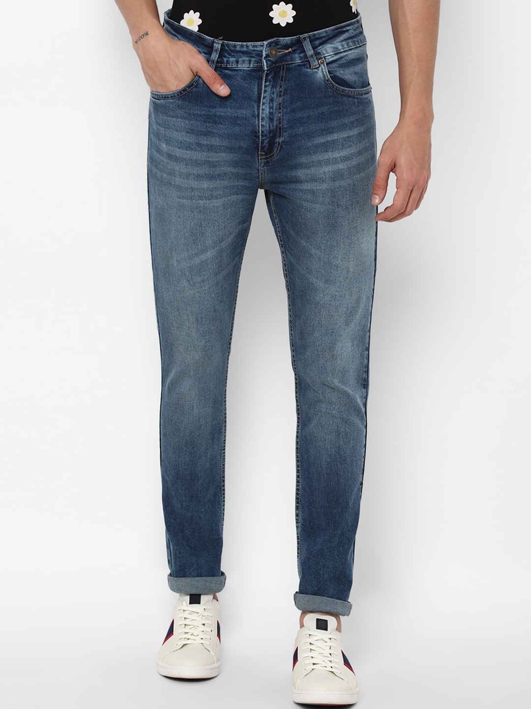 

FOREVER 21 Men Blue Slim Fit Light Fade Jeans