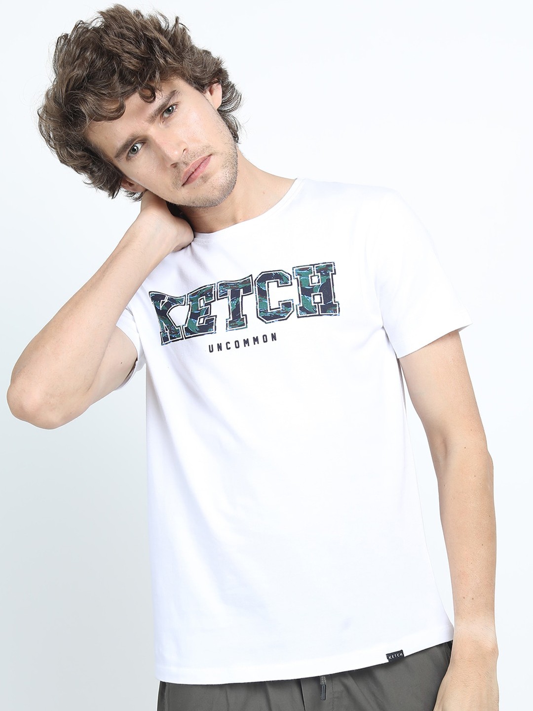 

KETCH Men White Typography Printed Cotton Slim Fit T-shirt