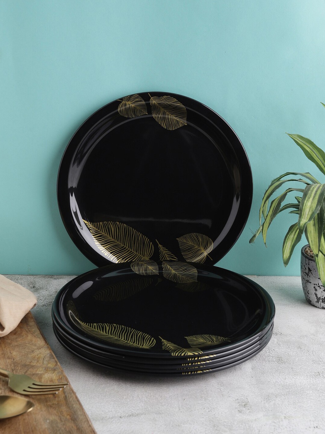 

Servewell Black & Yellow 6 Pieces Floral Printed Melamine Glossy Plates
