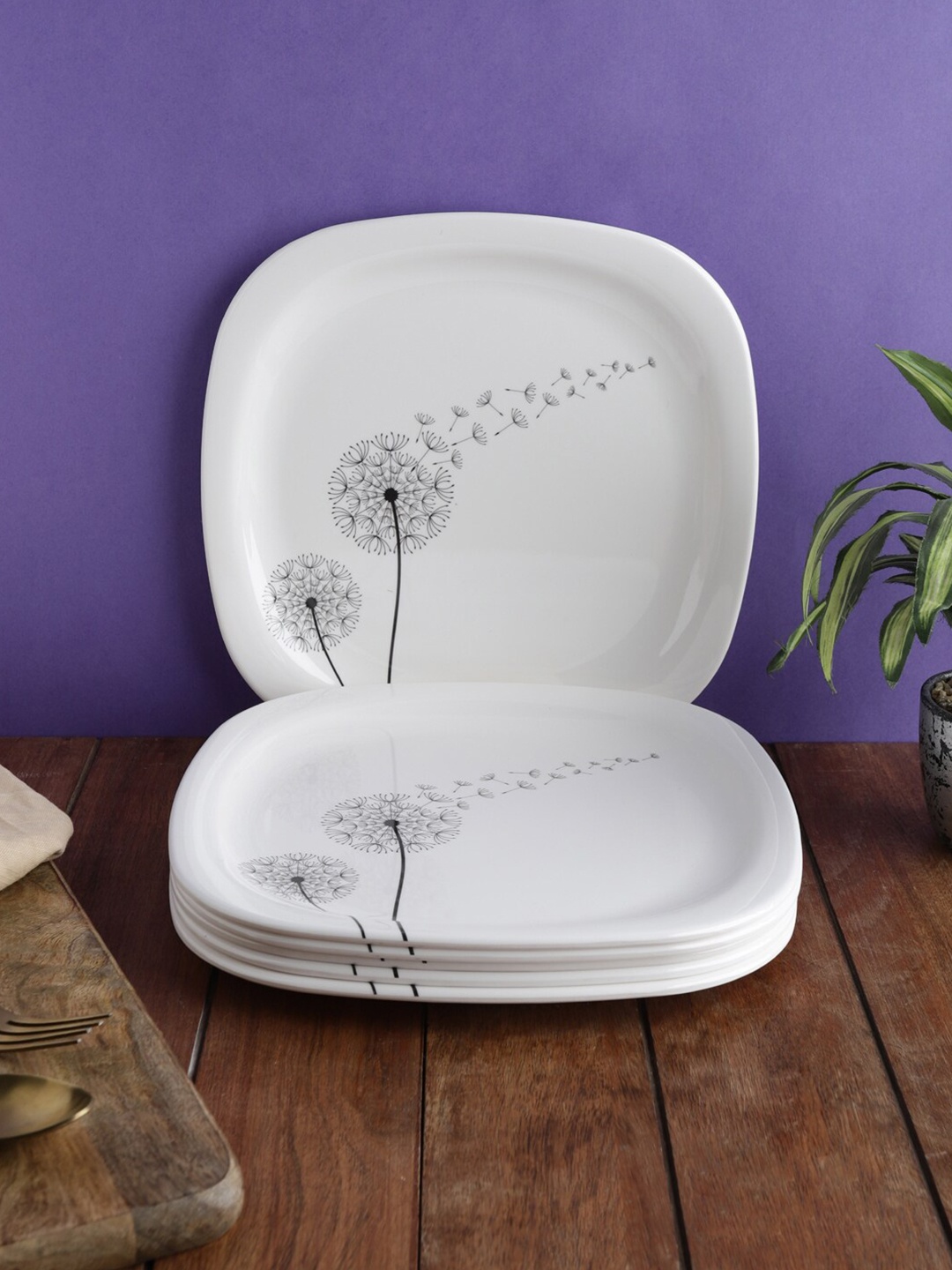 

Servewell White & Black 6 Pieces Printed Melamine Glossy Dinner Plates