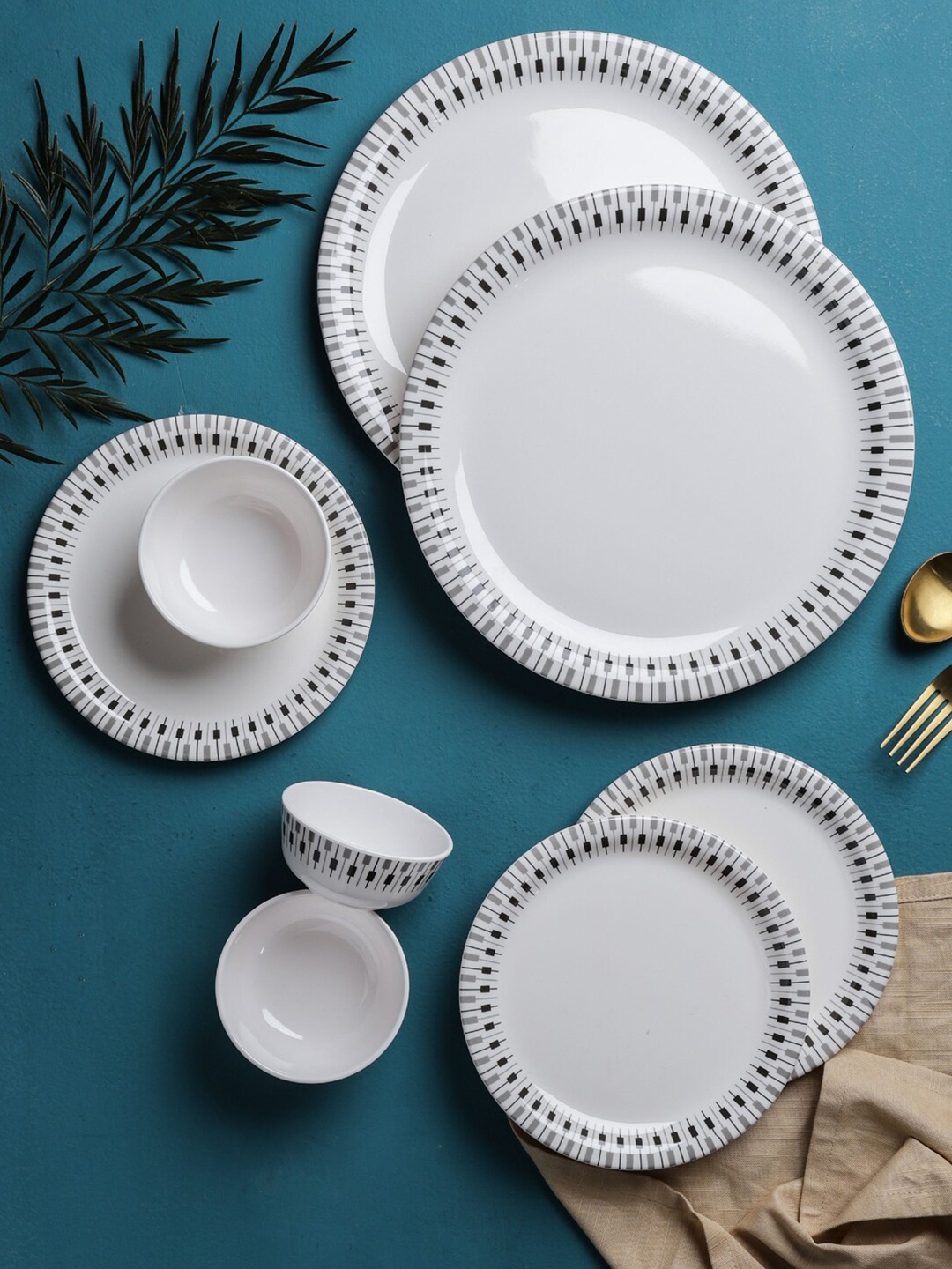 

Servewell White & Black 24 Piece Printed Piano Melamine Glossy Dinner Set