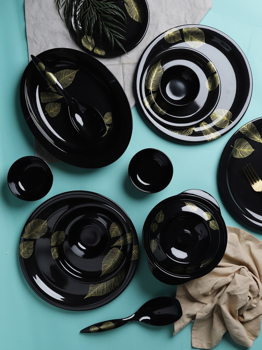 

Servewell Black 31 Pieces Printed Melamine Glossy Dinner Set