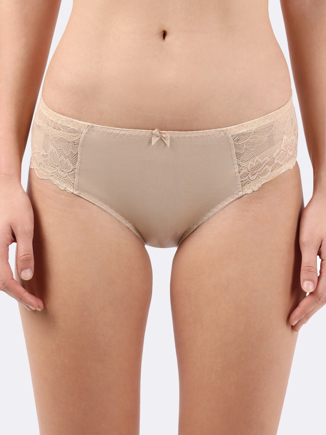 

Jockey Women Nude-Coloured Self Design Lace Hipster Briefs 1814-0105-WSKIN