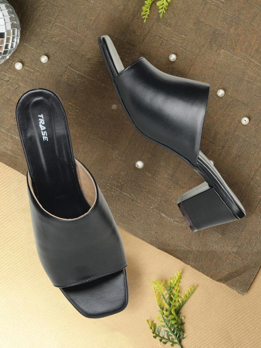 

TRASE Black Solid Block Peep Toes