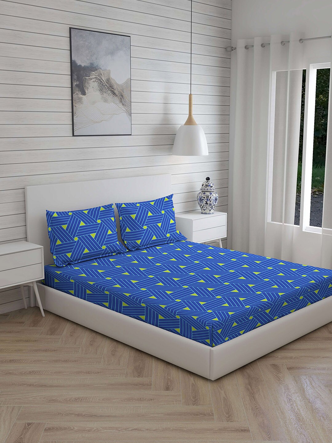 

Layers Blue Geometric 230 TC King Bedsheet With 2 Pillow Covers