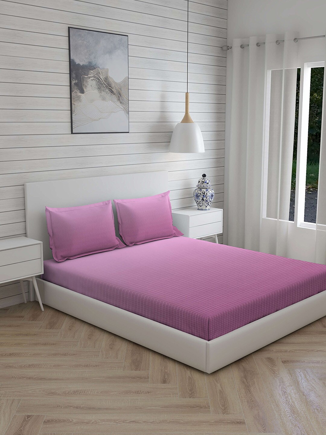 

Layers Purple & Pink 230 TC Geometric King Bedsheet with 2 Pillow Covers
