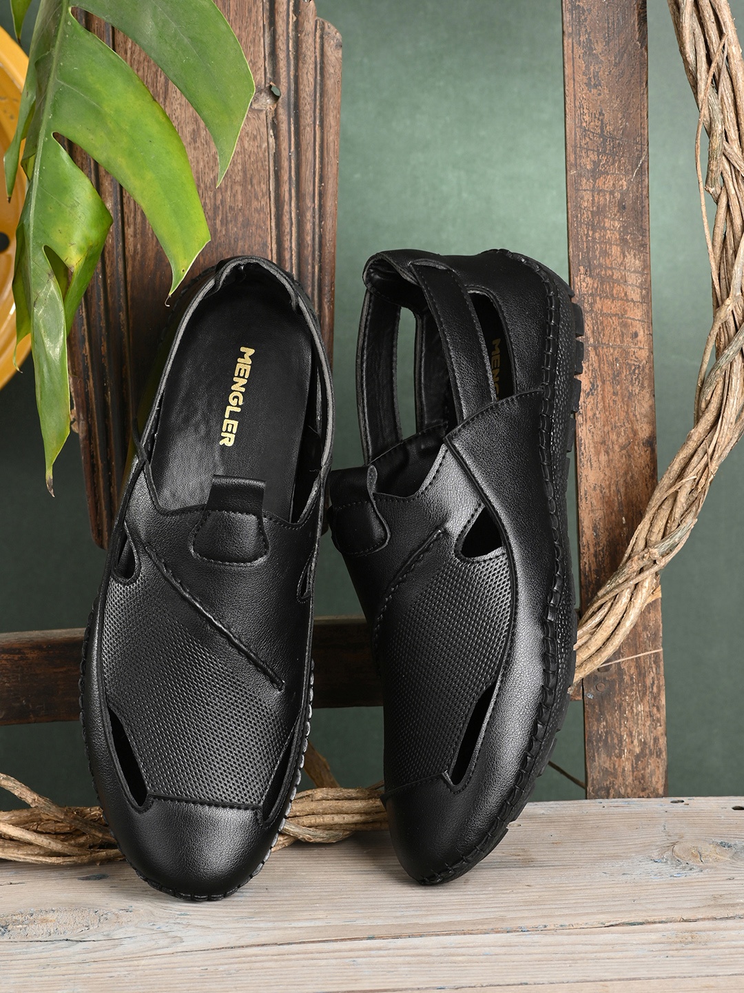 

MENGLER Men Black Shoe-Style Sandals