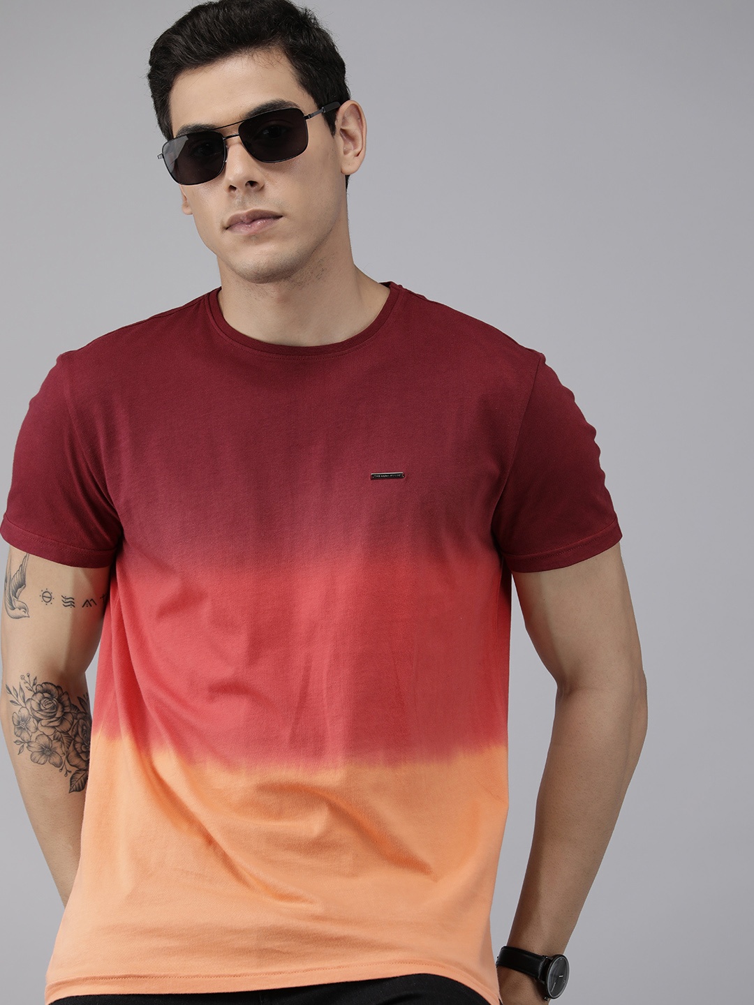 

THE BEAR HOUSE Men Maroon Pure Cotton Tie and Dye Printed Slim Fit T-shirt