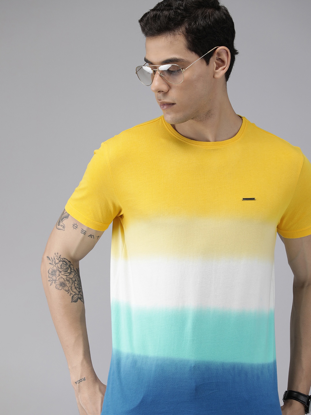 

THE BEAR HOUSE Men Yellow & Blue Pure Cotton Tie and Dye Printed Slim Fit T-shirt