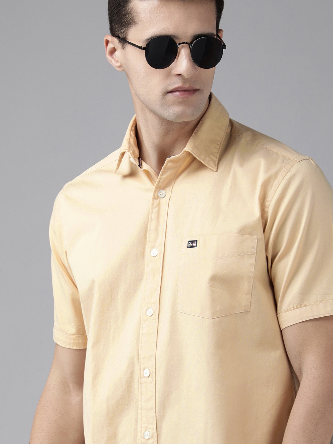 

Arrow Men Beige Solid Original Pure Cotton Casual Shirt