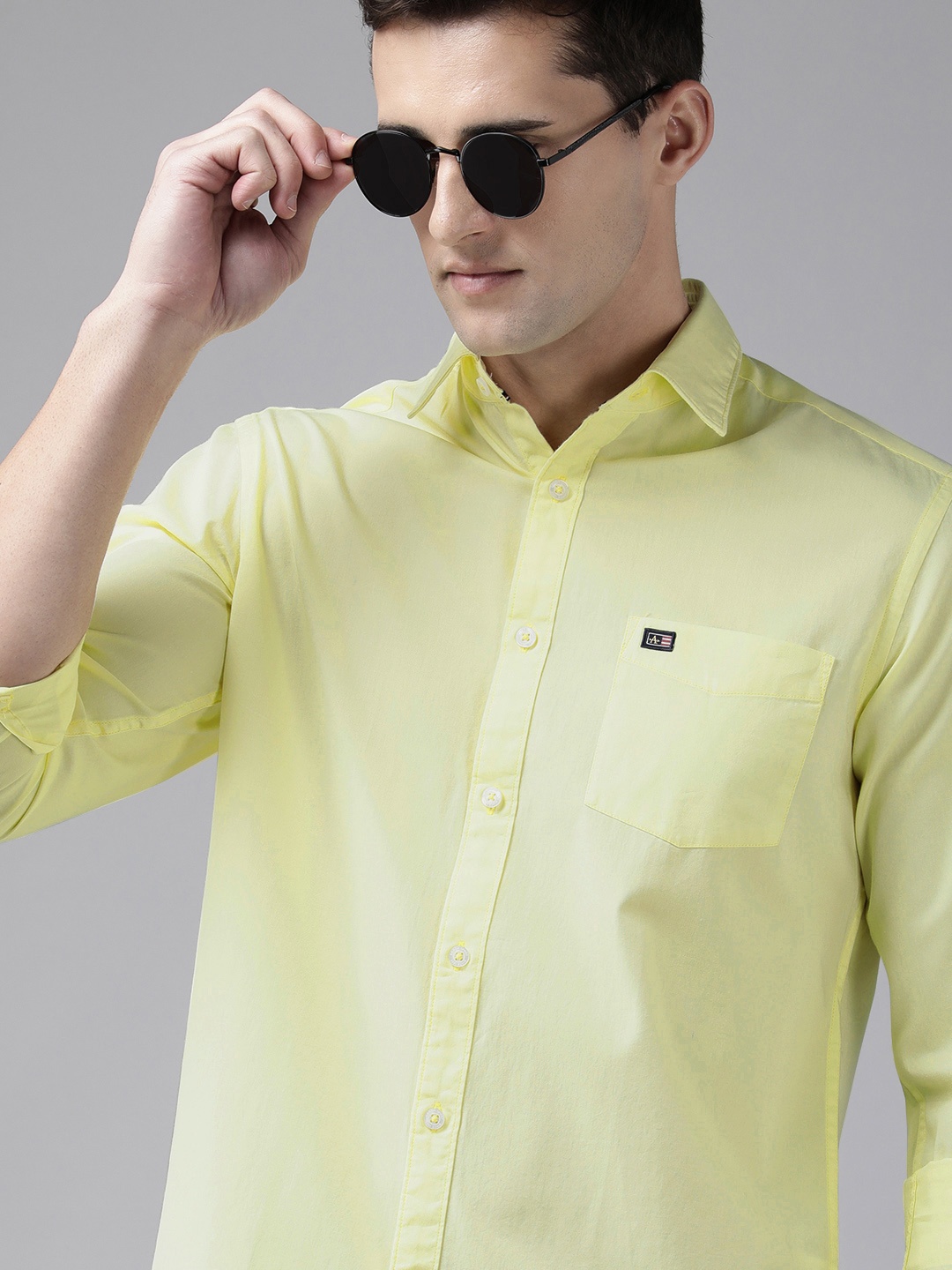 

Arrow Men Light Yellow Solid Original Slim Fit Pure Cotton Casual Shirt