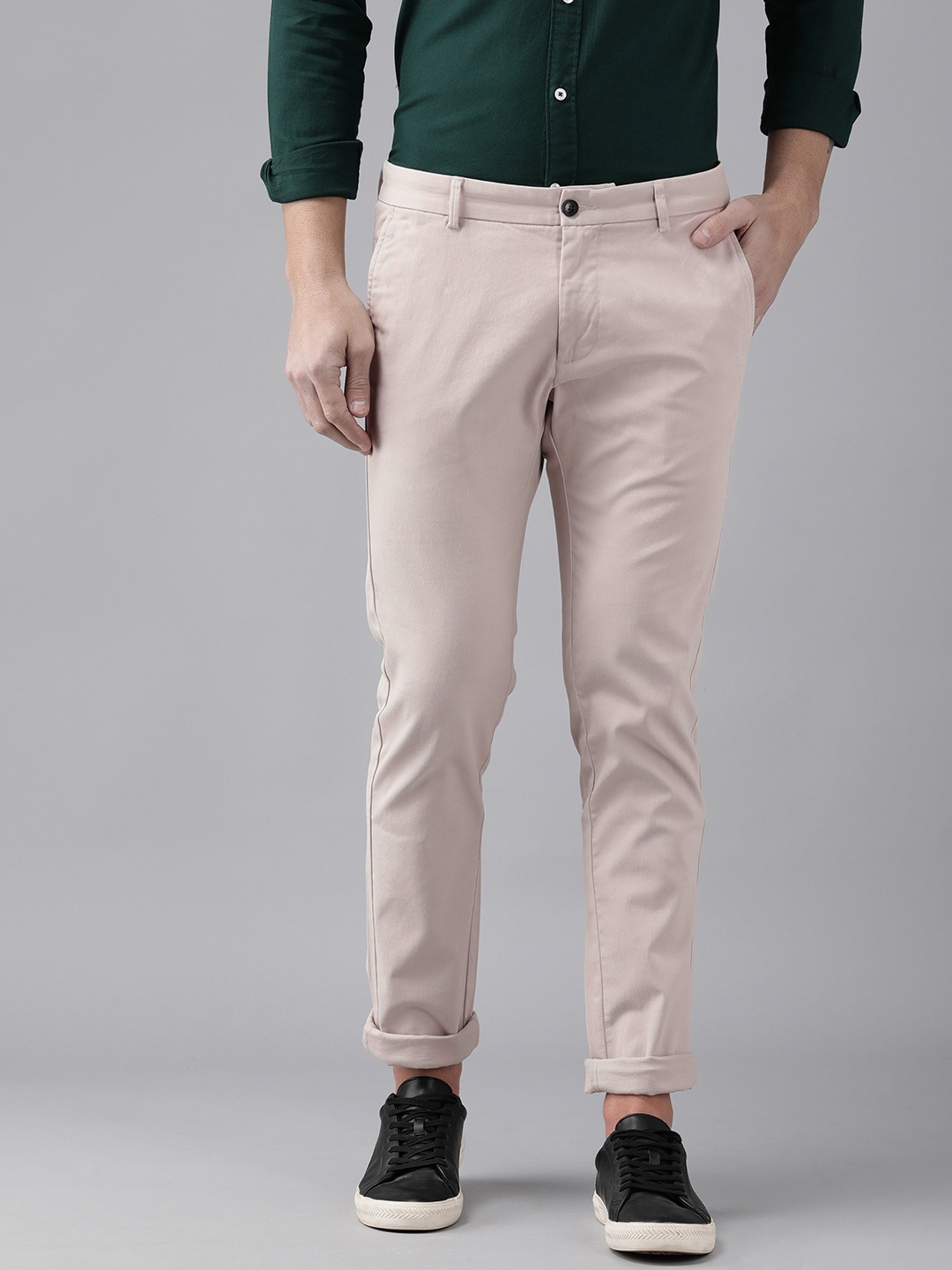 

Arrow Men Beige Solid Bronson Fit Chinos