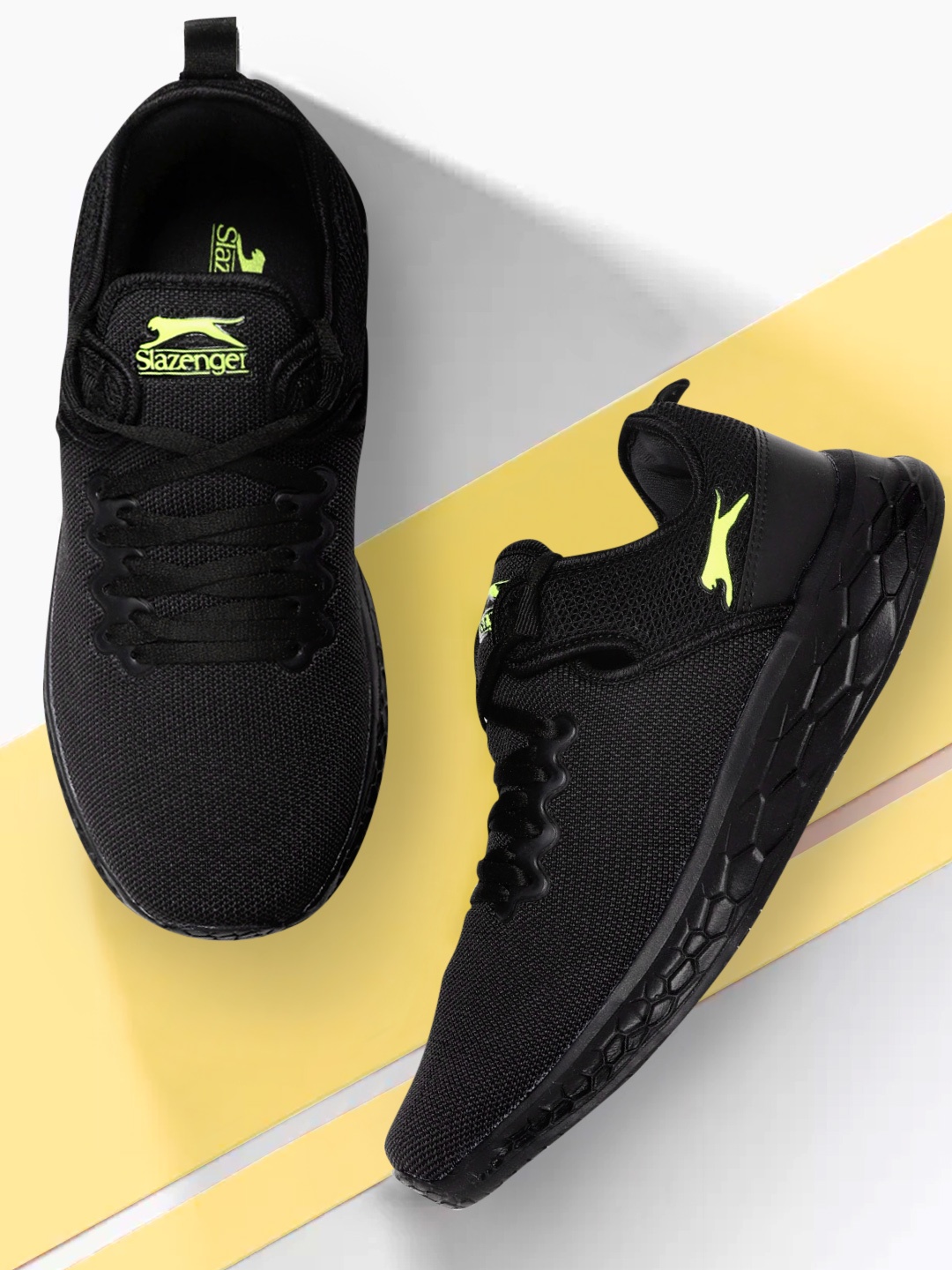 

Slazenger Men Black & Green Woven Design Running Shoes
