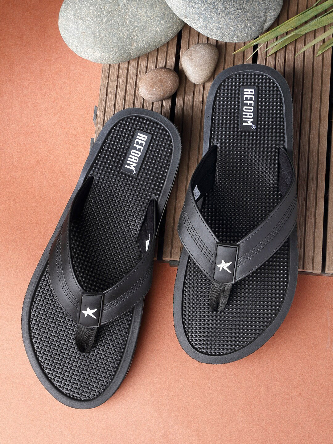 

REFOAM Men Black Rubber Slip-On