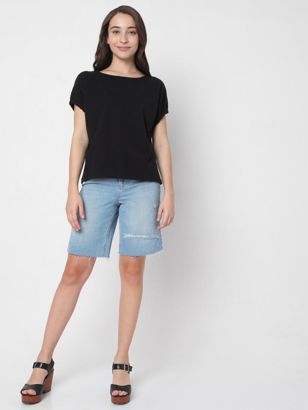 

Vero Moda Women Black Pure Cotton T-shirt