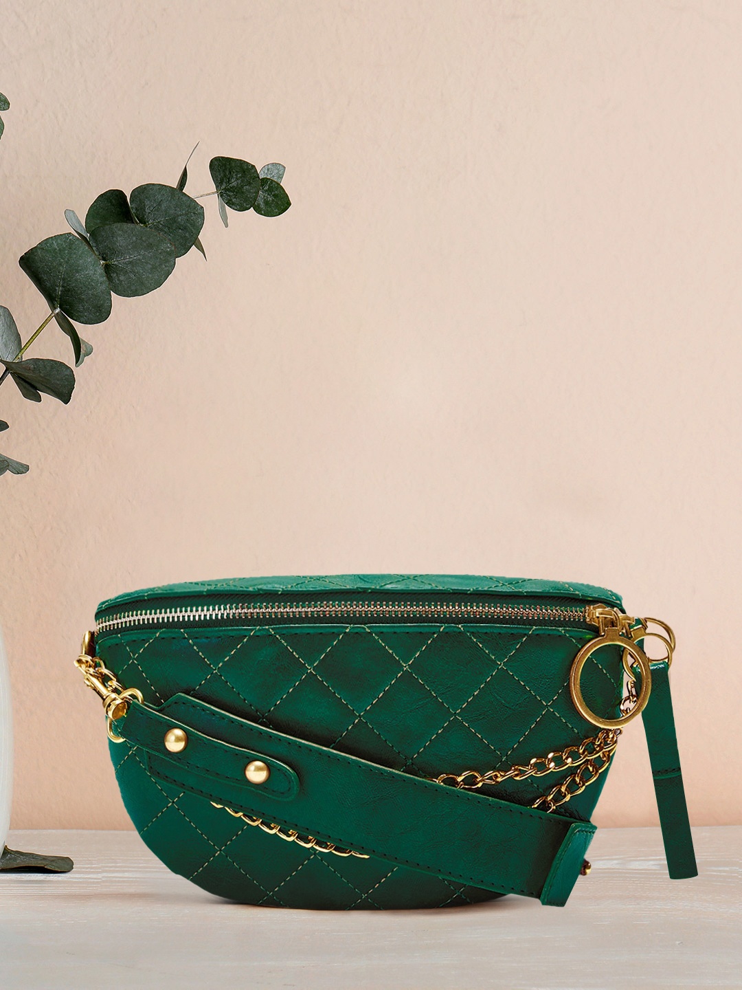 

VISMIINTREND Green Quilted Sling Bag