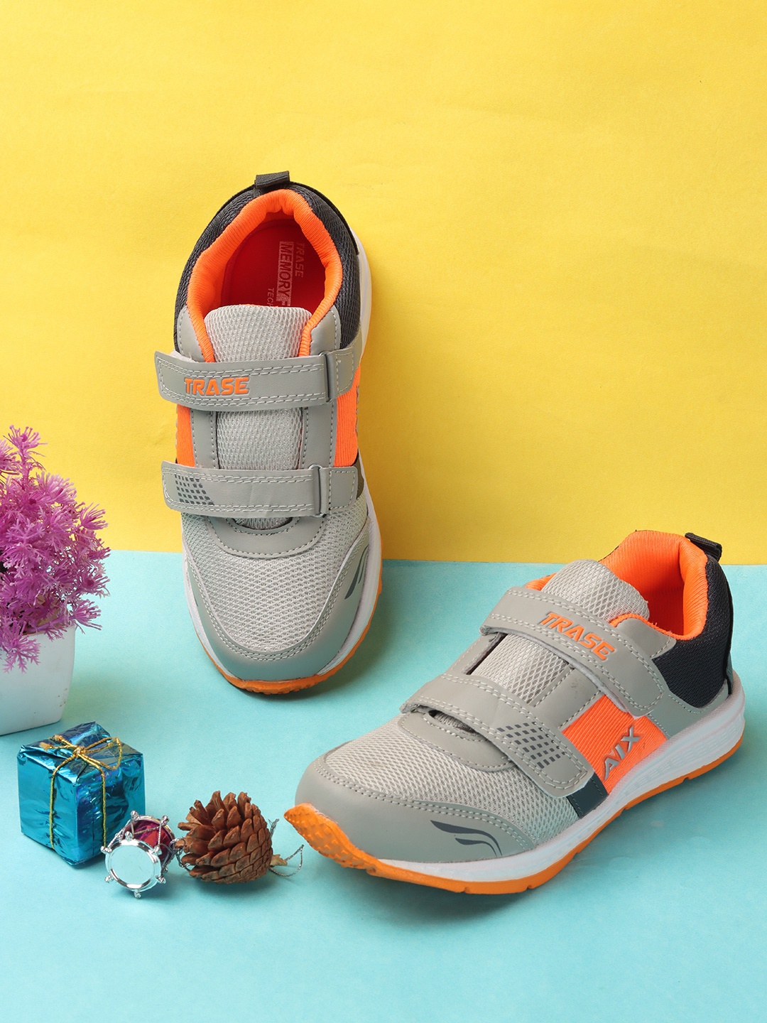 

TRASE Boys Grey Colorblocked Regular Running Shoes