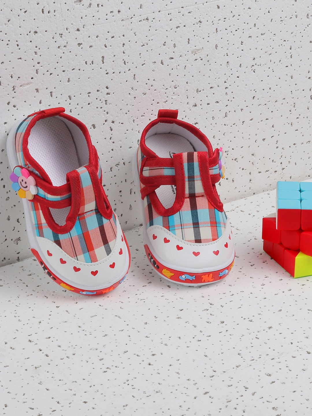 

Jazzy Juniors Girls Red Printed Sneakers