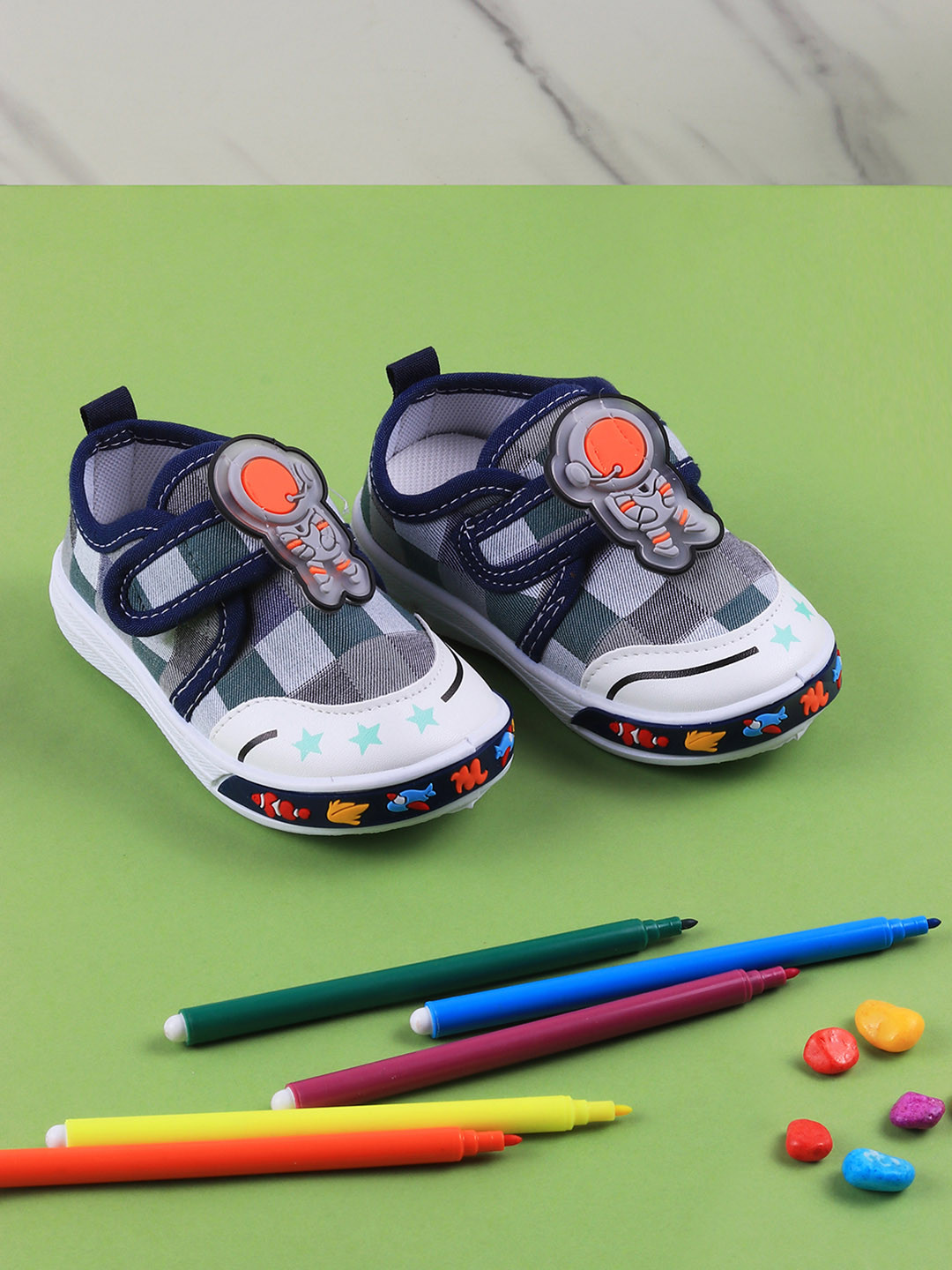 

Jazzy Juniors Boys Navy Blue Printed Slip-On Sneakers