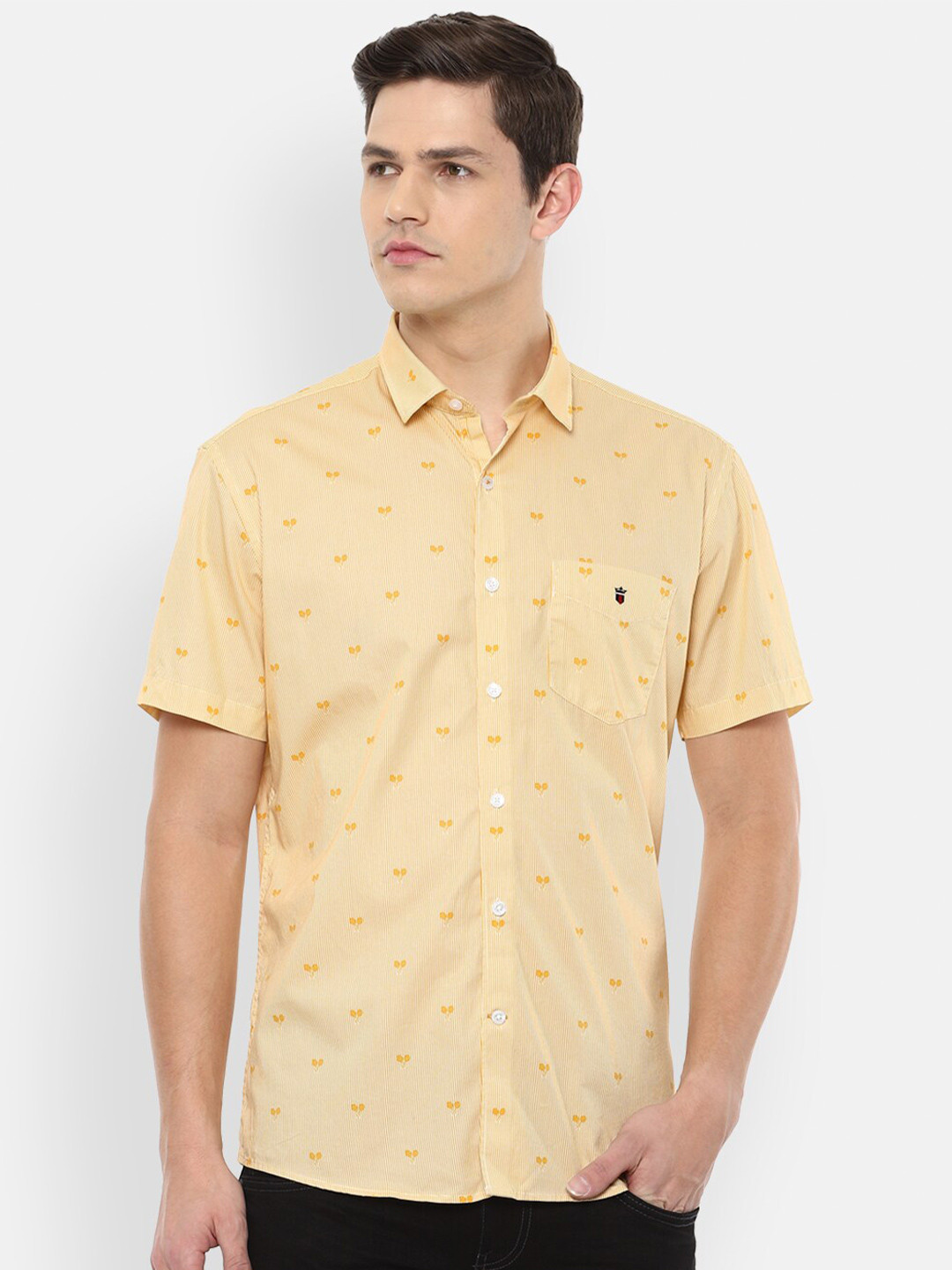 

Louis Philippe Sport Men Yellow Slim Fit Conversational Printed Pure Cotton Casual Shirt