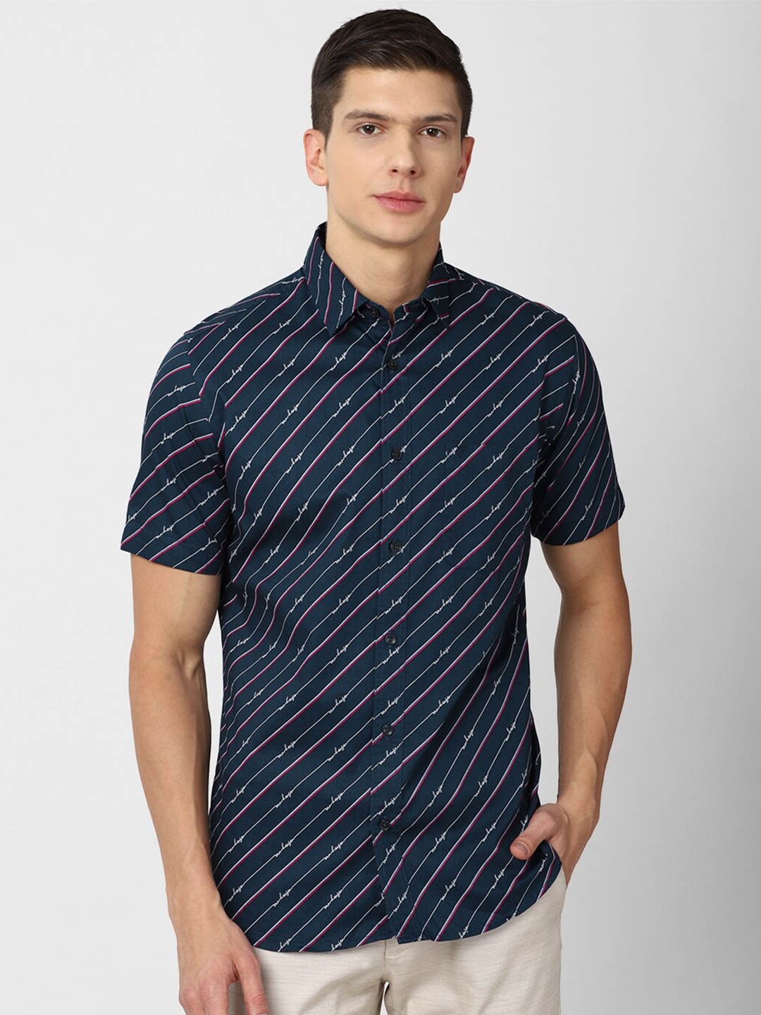 

Van Heusen Sport Men Navy Blue Slim Fit Printed Pure Cotton Casual Shirt