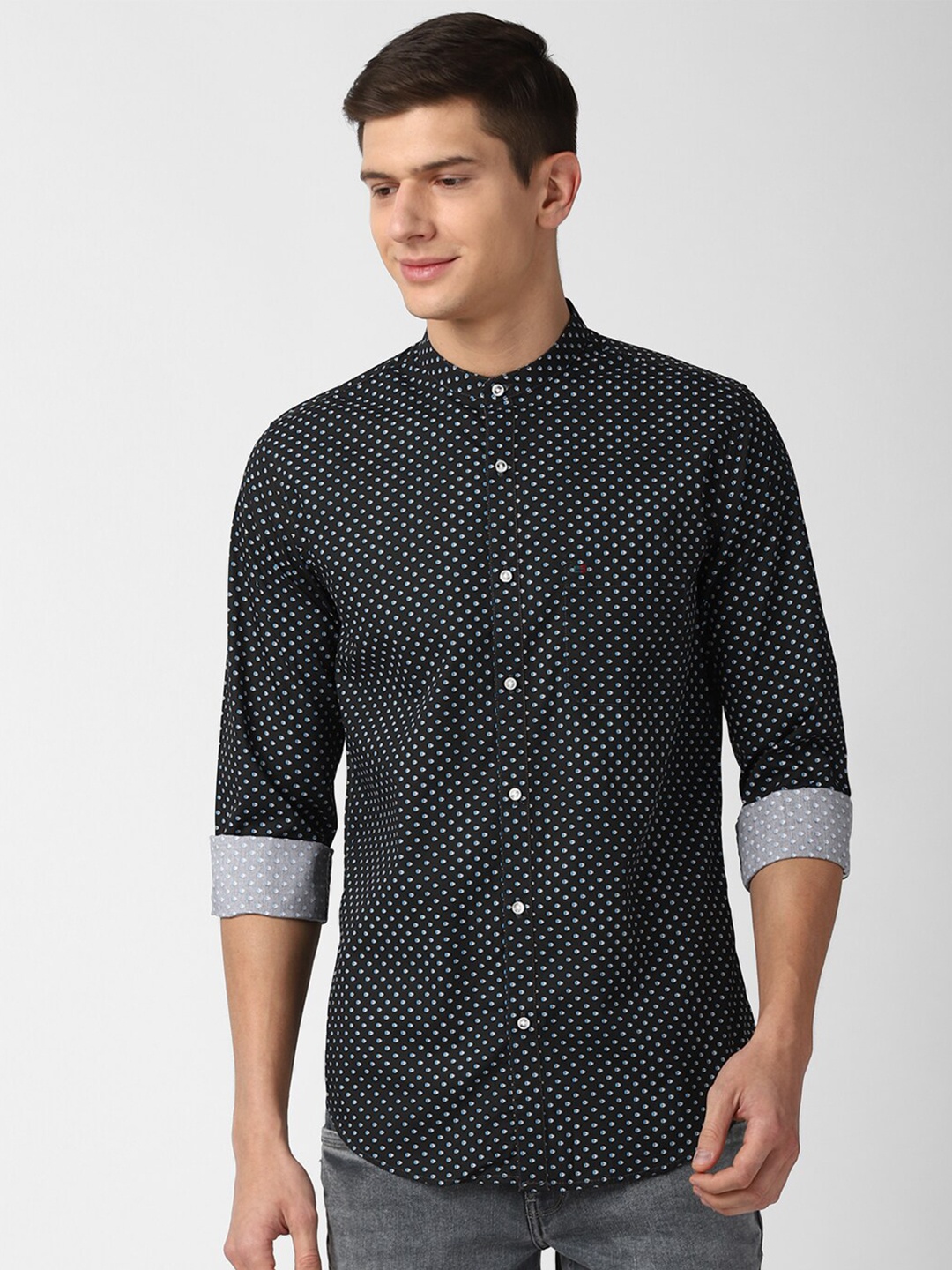 

Peter England Casuals Men Black Slim Fit Polka Dots Printed Casual Shirt