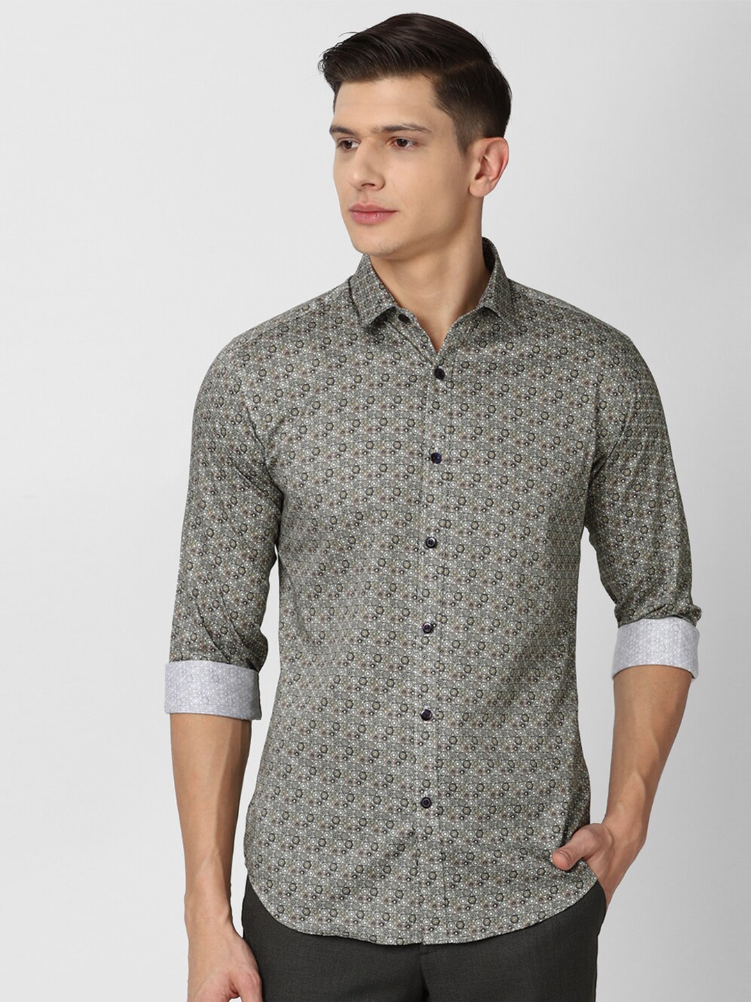 

V Dot Men Grey & White Slim Fit Printed Cotton Casual Shirt