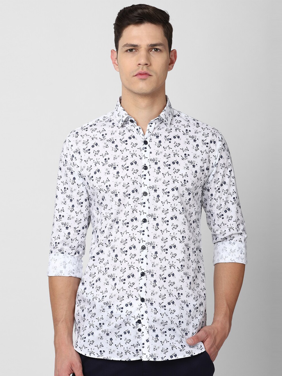 

V Dot Men White & Navy Blue Slim Fit Printed Pure Cotton Casual Shirt