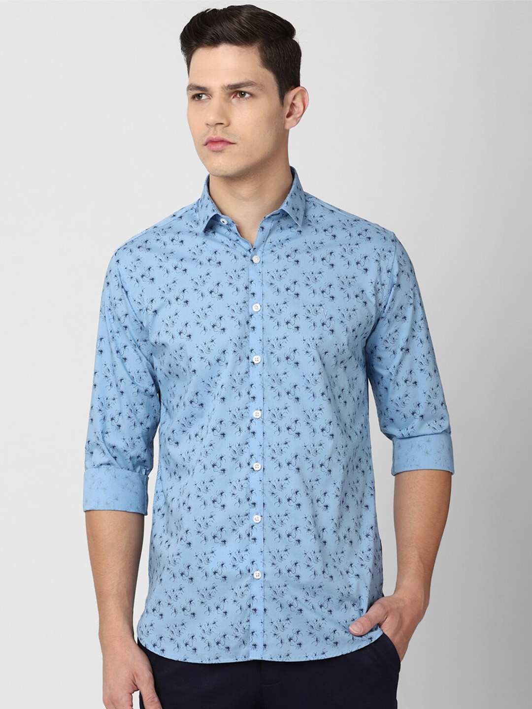 

V Dot Men Blue Slim Fit Floral Printed Cotton Casual Shirt