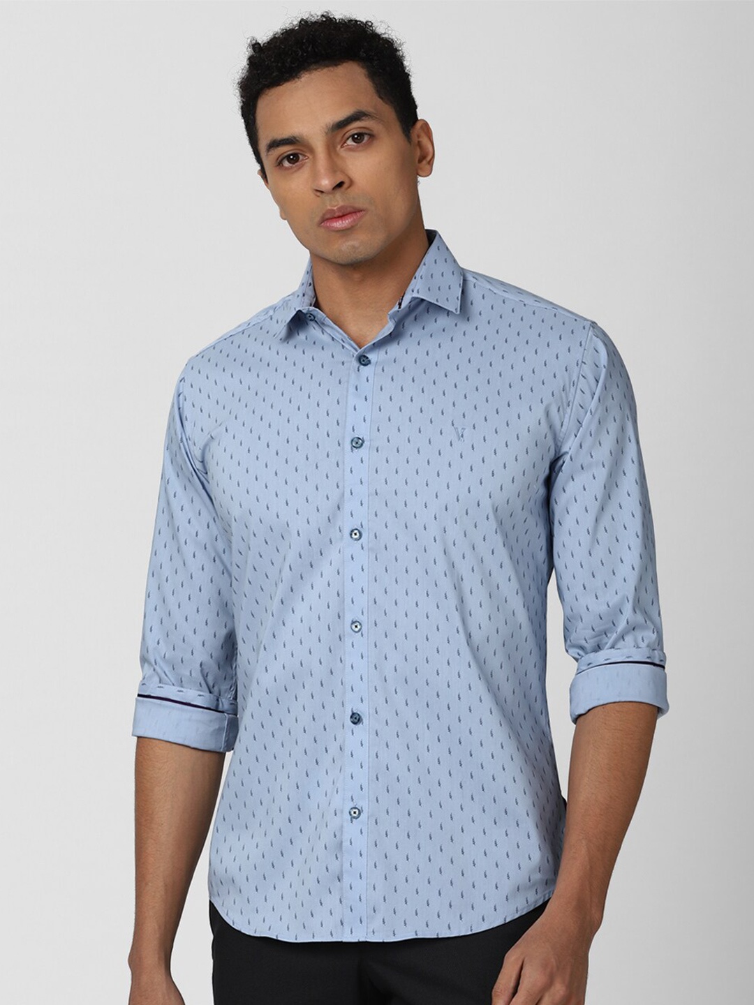 

V Dot Men Blue Slim Fit Printed Casual Shirt