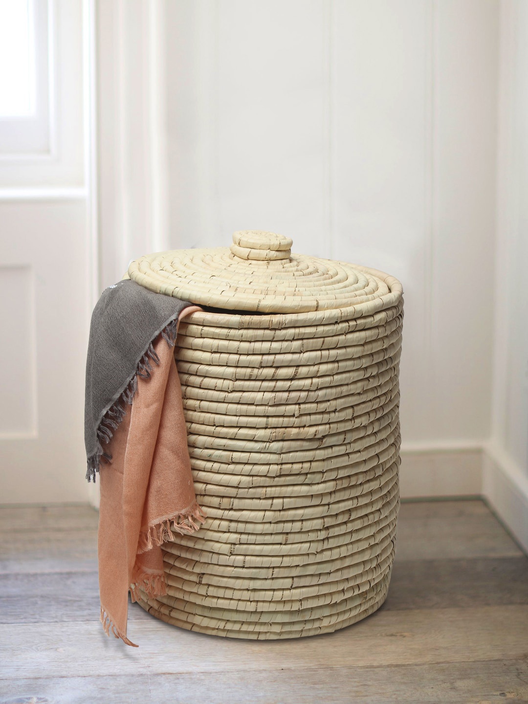 

HABERE INDIA Beige Bamboo Laundry Bag with Lid