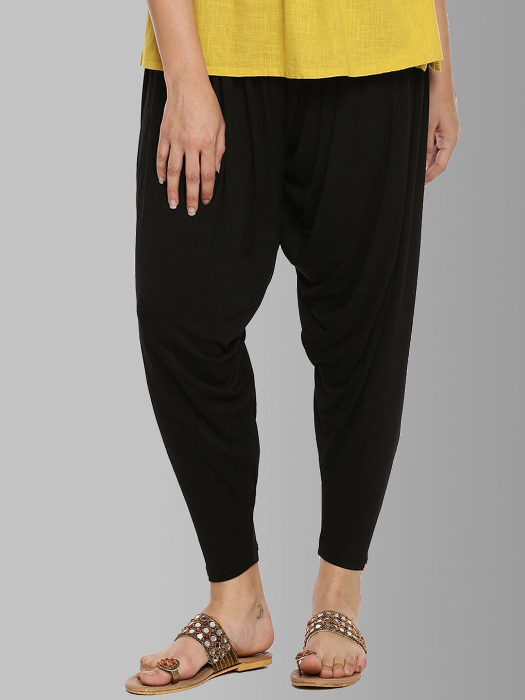 

Feather Soft Elite Women Black Solid Loose Fit Patiala