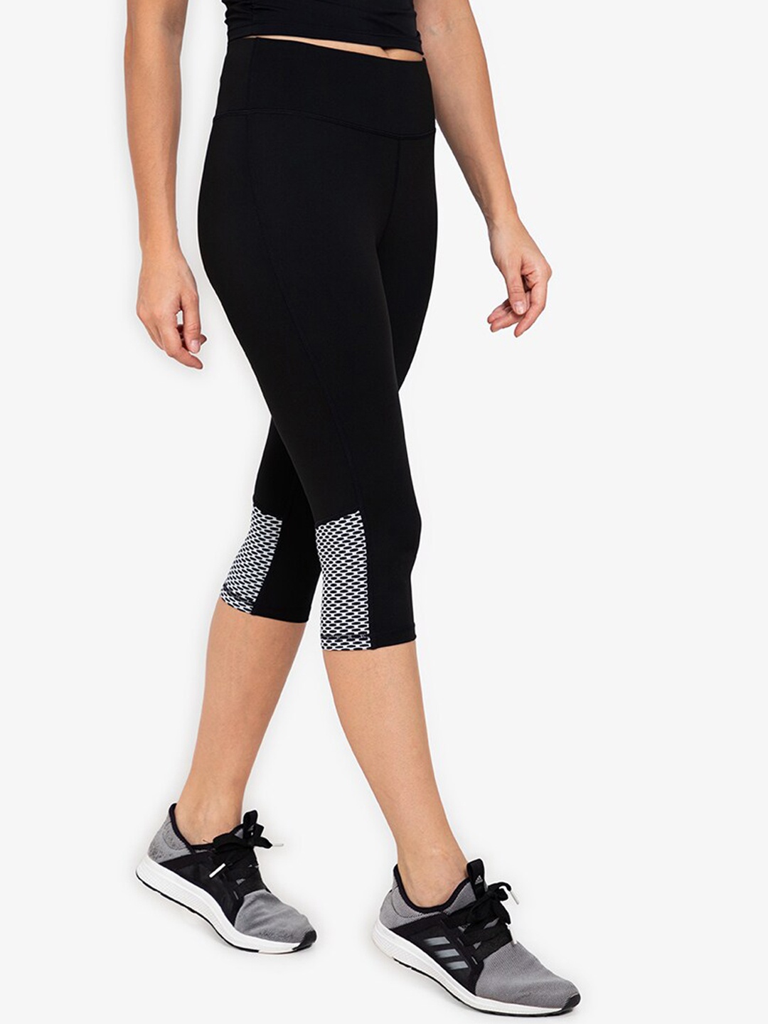

ZALORA ACTIVE Women Black Solid Calf Length Leggings