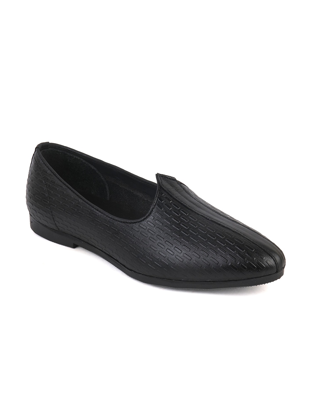 

BRATVA Men Black Textured Leather Mojaris