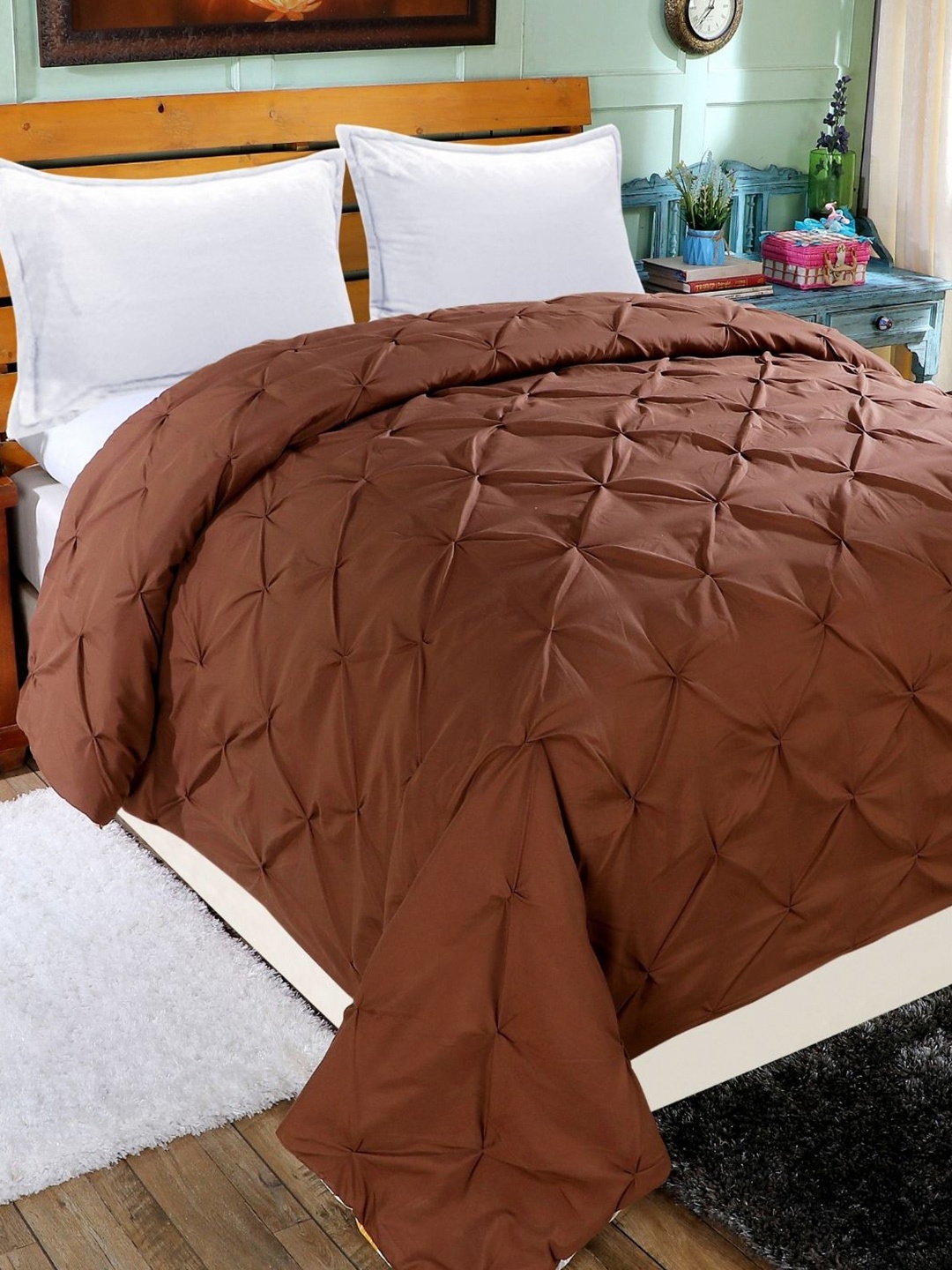 

A Homes Grace Brown Geometric Microfiber AC Room 120 GSM Double Bed Comforter