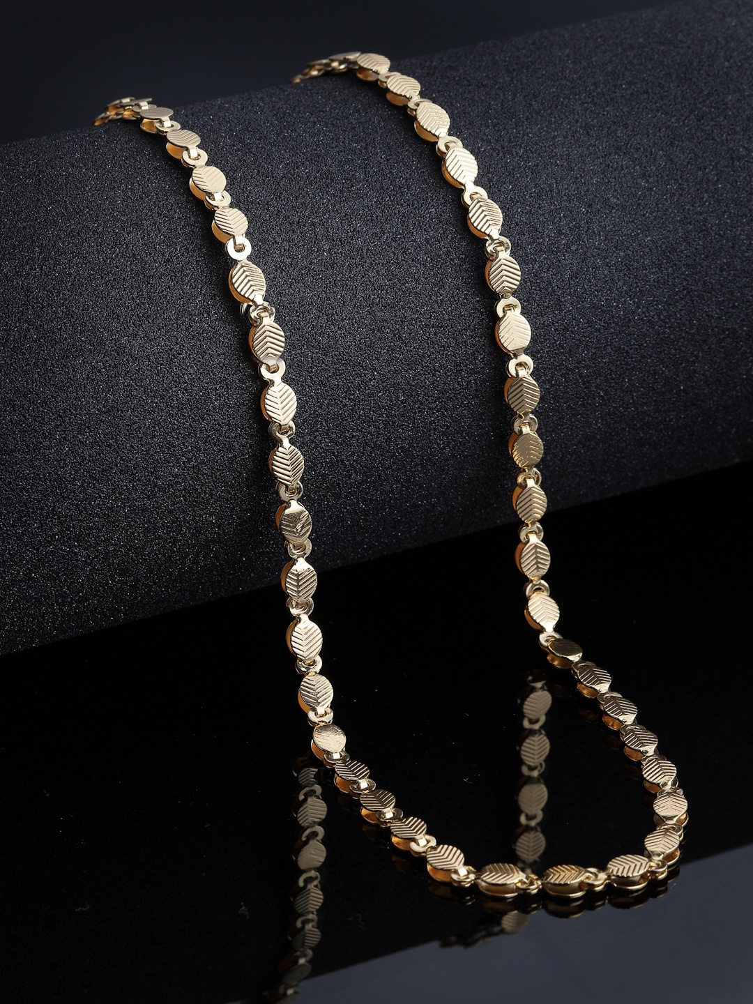 

PANASH Men Gold-Plated Leaf Shaped Chain
