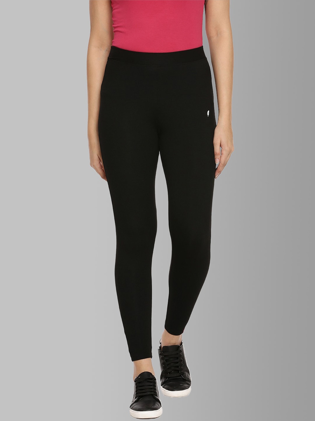 

Feather Soft Elite Women Black Solid Rapid Dry Yoga Tights