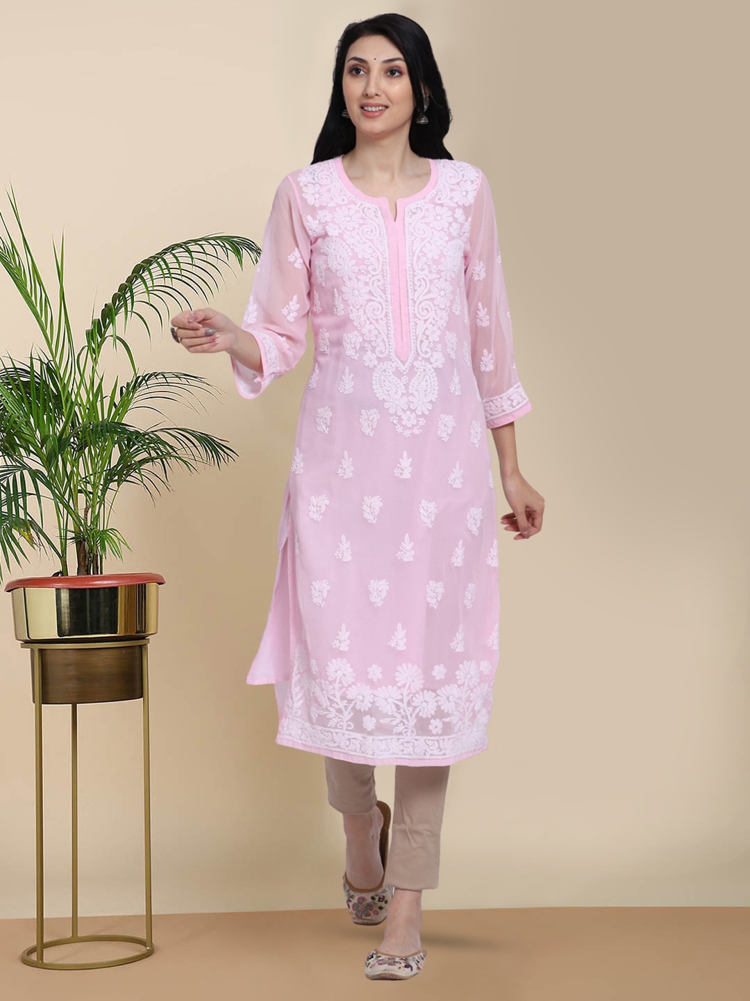 

PARAMOUNT CHIKAN Women Pink & White Chikankari Hand Embroidered Straight Kurta