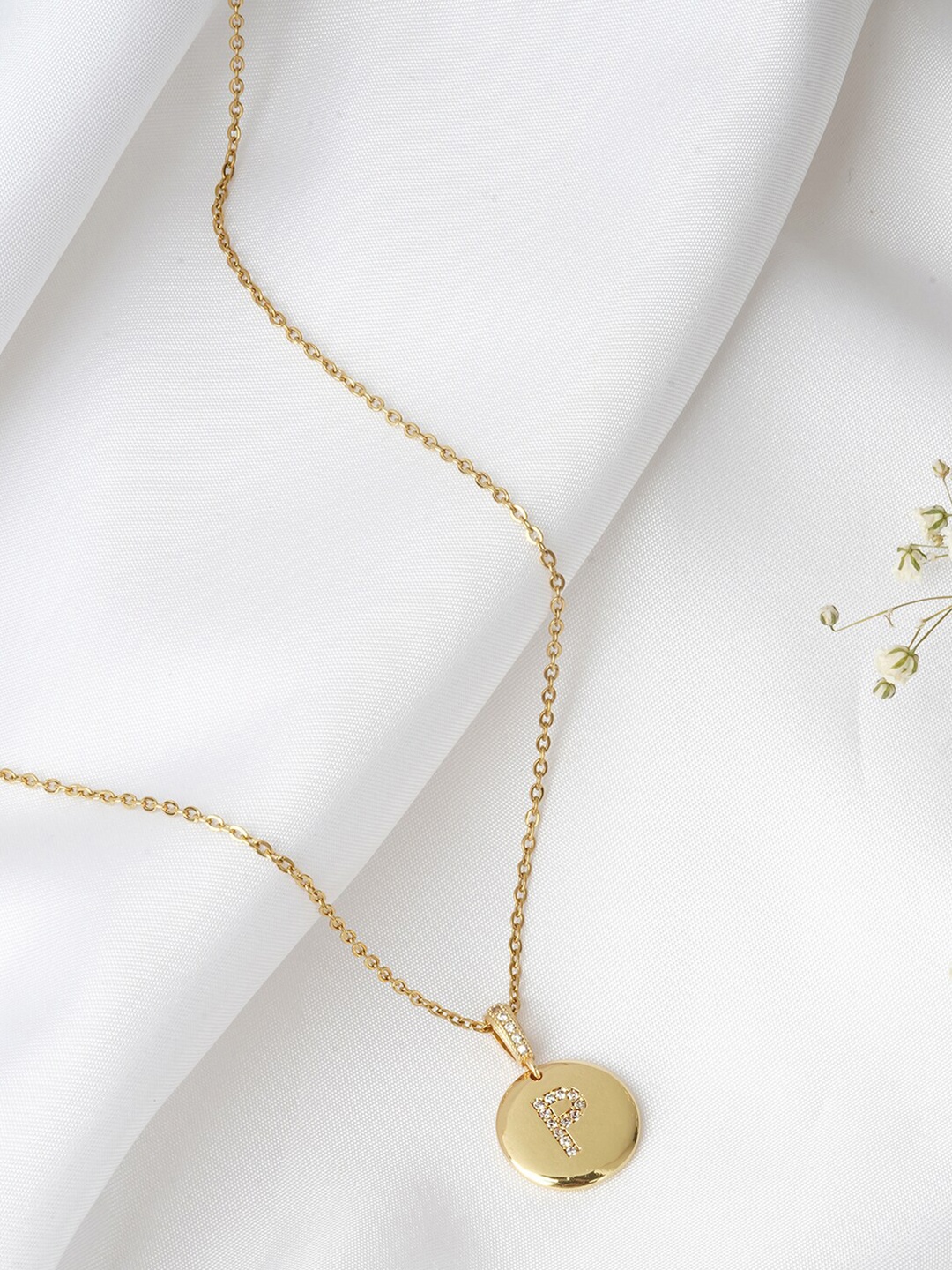 

JOKER & WITCH Gold-Toned Alphabet P Pendant Necklace