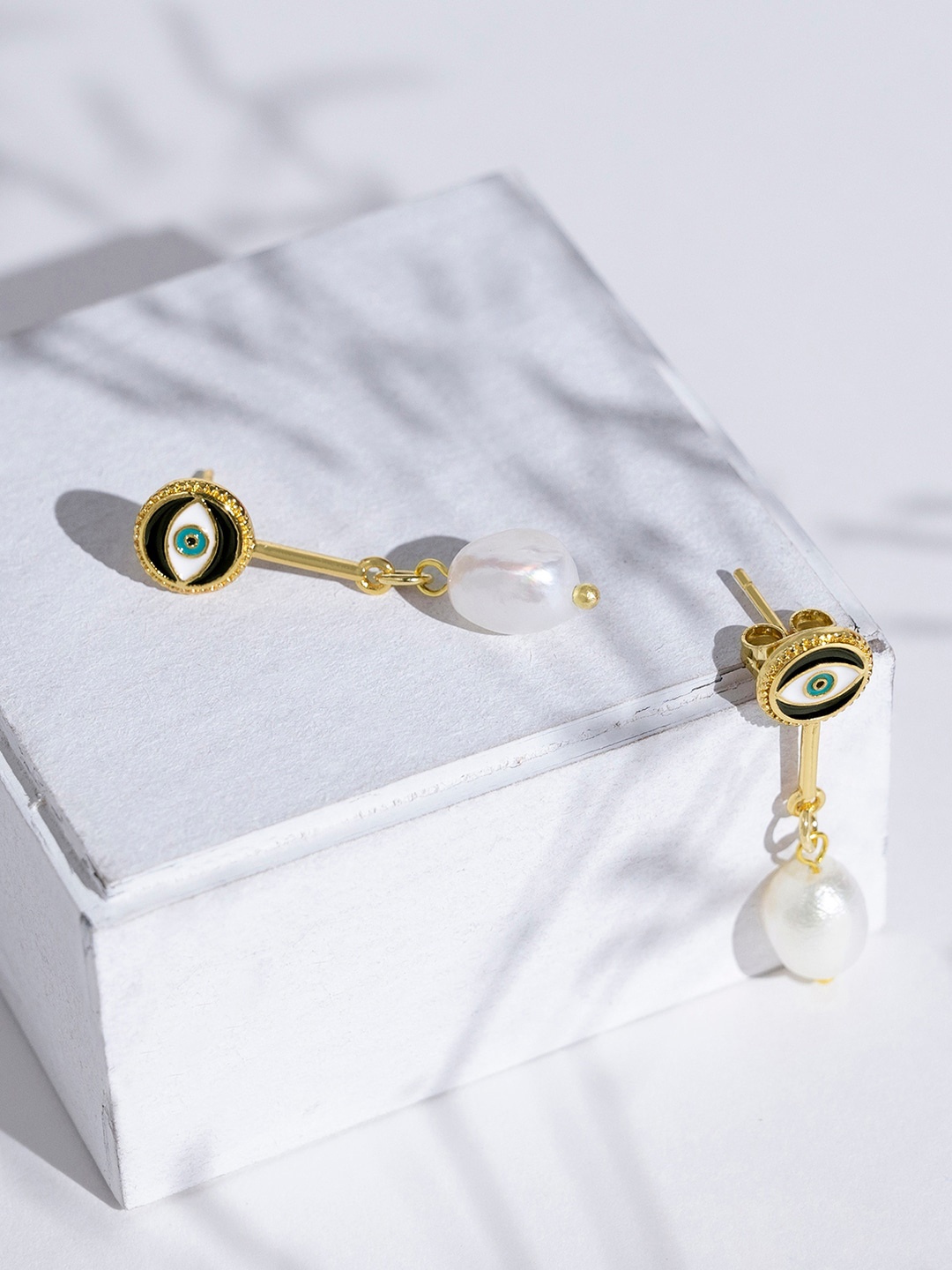 

Mikoto by FableStreet Gold-Toned Circular Studs Earrings