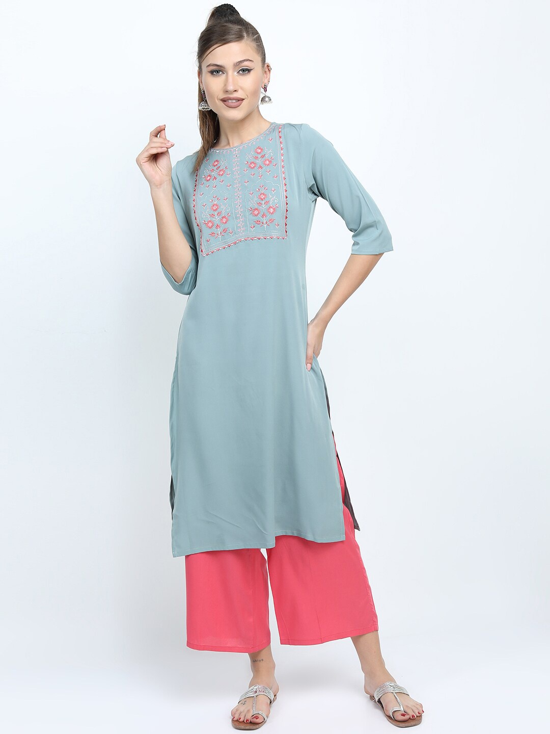 

Vishudh Women Mint Green Yoke Embroidered Straight Kurta