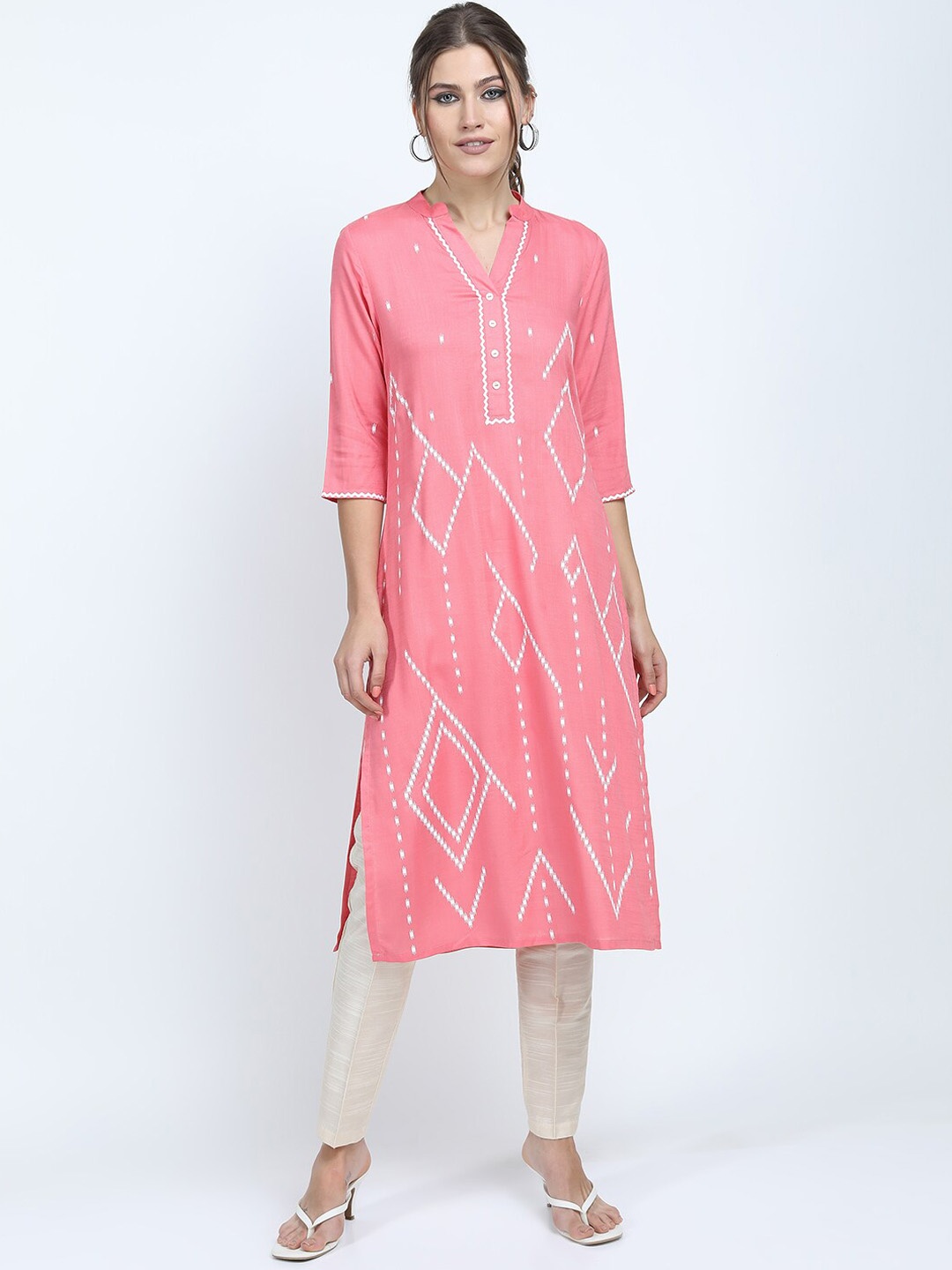 

Vishudh Women Pink & White Geometric Printed Kurta