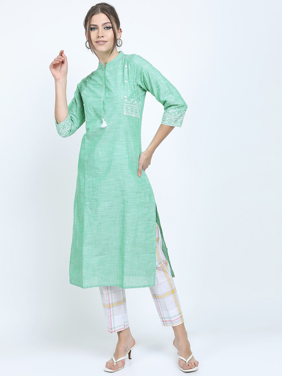 

Vishudh Women Green & White Printed Pure Cotton Kurta with Trousers