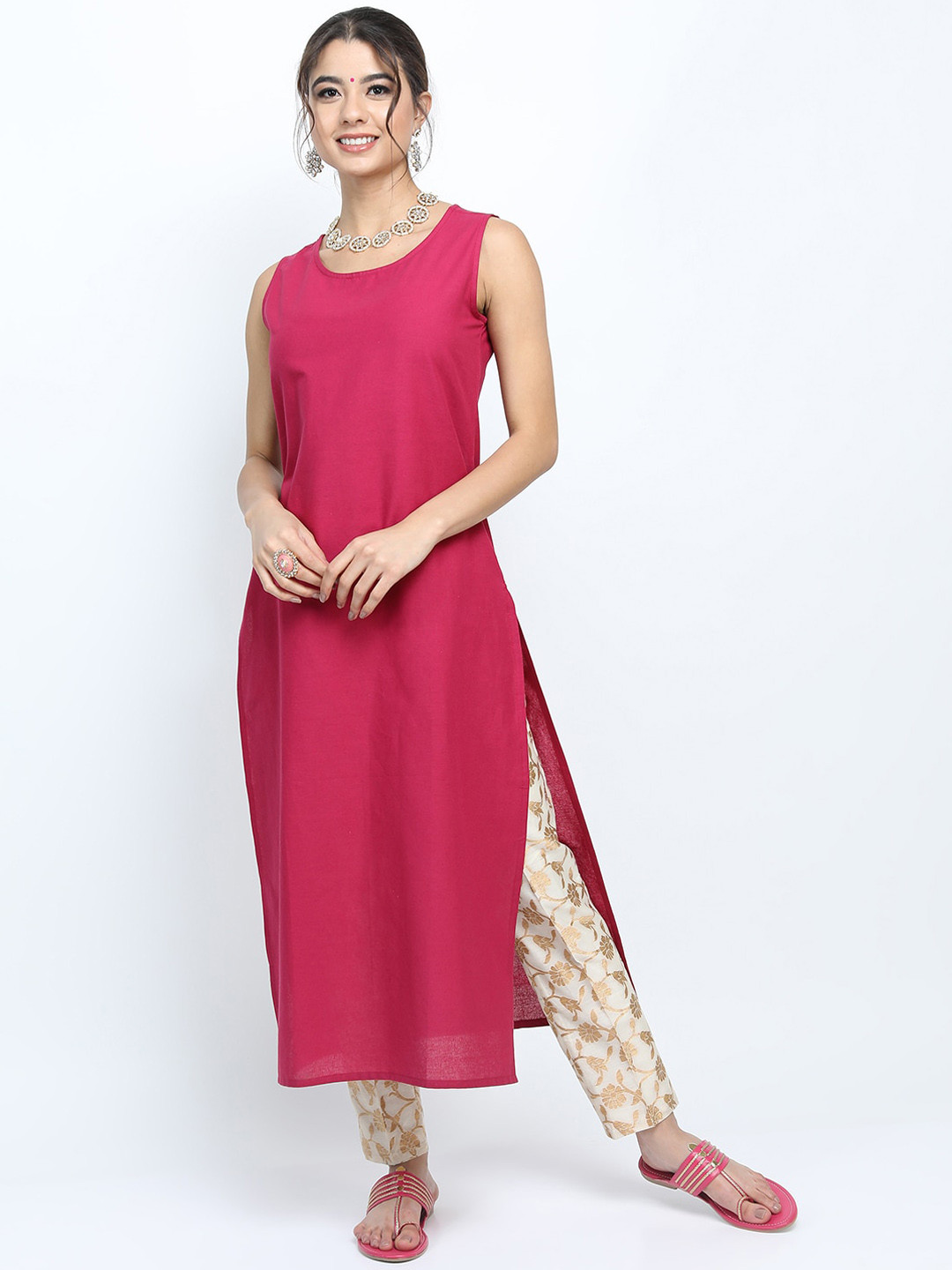 

Vishudh Women Magenta Kurta