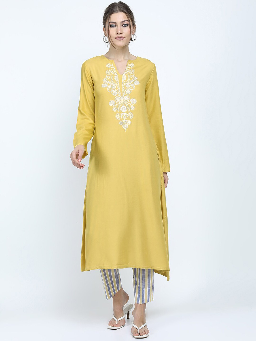 

Vishudh Women Mustard Yellow Printed Kurta with Trousers